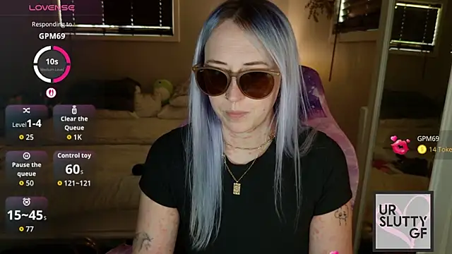 ursluttygf online show from May 22, 2026, 6:28 pm
