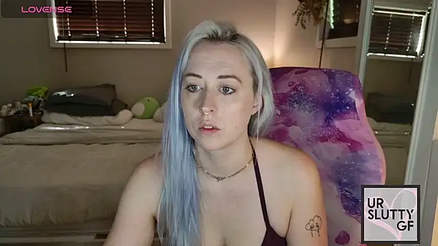 ursluttygf online show from July 4, 2026, 3:27 pm