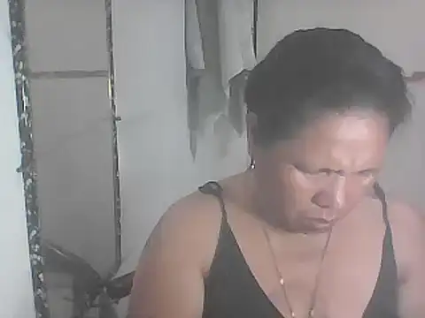 Snapshot of hotwet_mama4uxx chatting on March 16, 2025, 1:27 pm hotwet mama4uxx online show from March 16, 2025, 1:27 pm