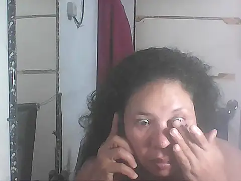 Snapshot of hotwet_mama4uxx chatting on November 28, 2025, 1:33 pm hotwet mama4uxx online show from November 28, 2025, 1:33 pm