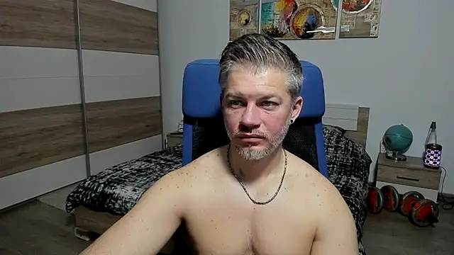 Snapshot of RobbyShawz chatting on May 2, 2026, 5:45 am RobbyShawz online show from May 2, 2026, 5:45 am