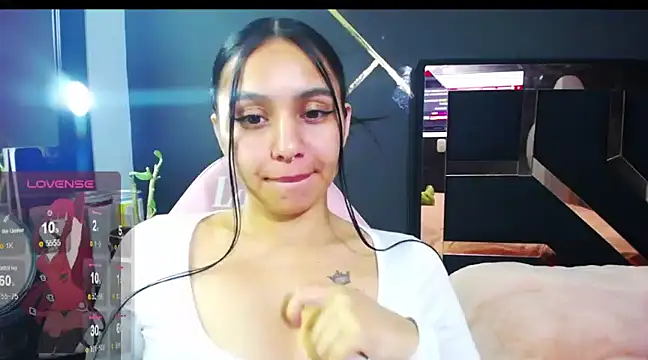 Lorena   online show from February 25, 2025, 8:21 pm