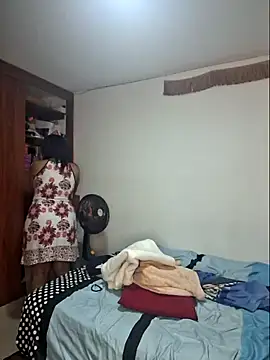 Natashariley1 online show from December 3, 2024, 9:28 am