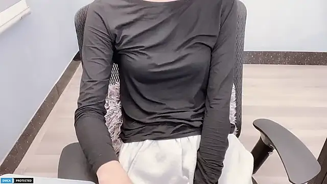 Snapshot of Ayase_momo chatting on January 12, 2025, 3:49 am Ayase momo online show from January 12, 2025, 3:49 am