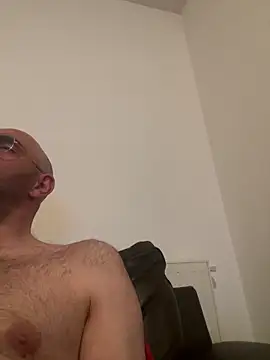 slim1976006 online show from May 4, 2026, 10:56 pm