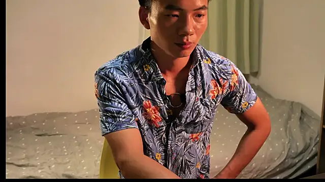 asiahot liam online show from October 9, 2025, 12:49 pm