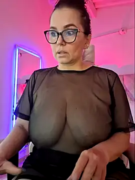 Snapshot of MariaPau_83 chatting on April 9, 2026, 7:31 pm MariaPau 83 online show from April 9, 2026, 7:31 pm