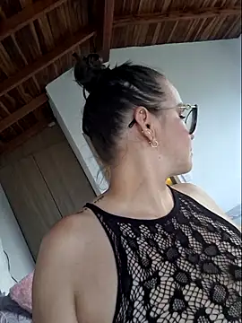 Snapshot of MariaPau_83 chatting on June 5, 2026, 6:02 pm MariaPau 83 online show from June 5, 2026, 6:02 pm