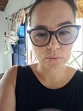 Snapshot of MariaPau_83 chatting on April 30, 2026, 5:31 pm MariaPau 83 online show from April 30, 2026, 5:31 pm
