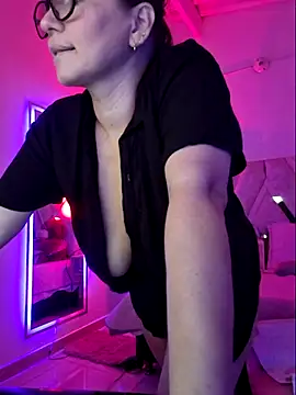 Snapshot of MariaPau_83 chatting on April 21, 2026, 7:53 pm MariaPau 83 online show from April 21, 2026, 7:53 pm