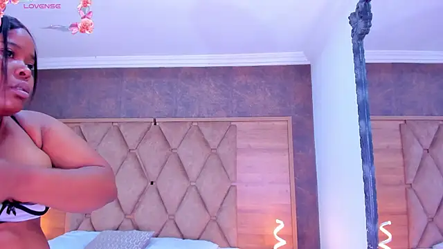 Snapshot of Rianamanson chatting on November 3, 2025, 4:39 am Rianamanson online show from November 3, 2025, 4:39 am