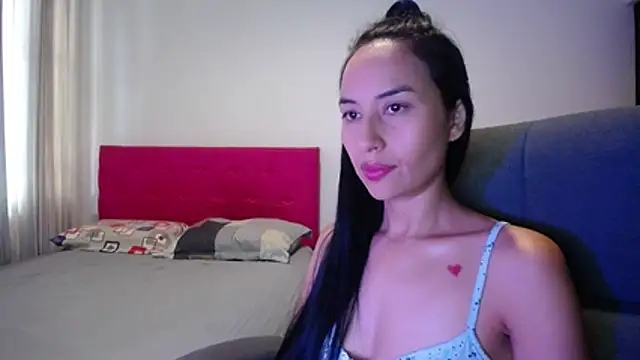 LisaRiveraxxx online show from February 10, 2026, 7:02 pm