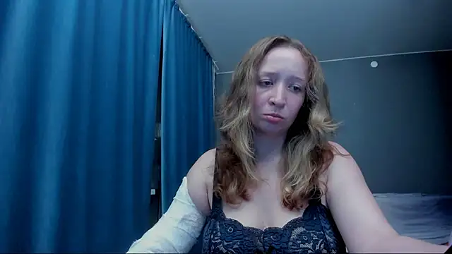 Snapshot of Eva_Rikchter chatting on July 4, 2026, 8:13 pm Eva Rikchter online show from July 4, 2026, 8:13 pm