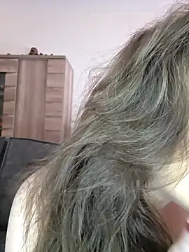 Snapshot of cristalines chatting on February 9, 2026, 9:51 am cristalines online show from February 9, 2026, 9:51 am