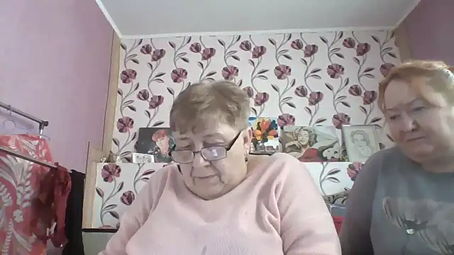Snapshot of Lena_Gaby chatting on March 3, 2026, 8:54 am Lena Gaby online show from March 3, 2026, 8:54 am