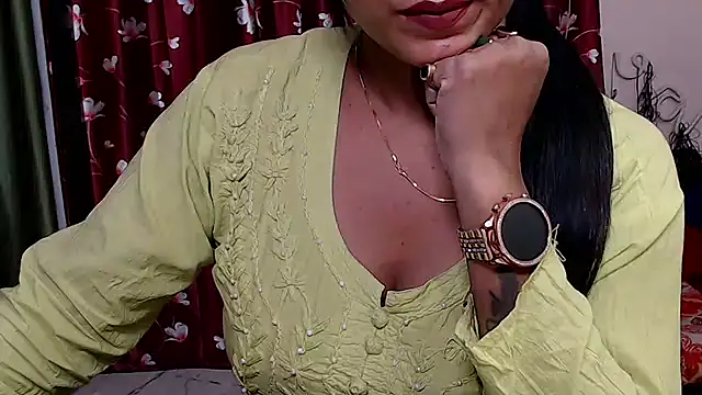 Snapshot of Naiaa-mylove chatting on May 26, 2026, 7:06 am Naiaa-mylove online show from May 26, 2026, 7:06 am