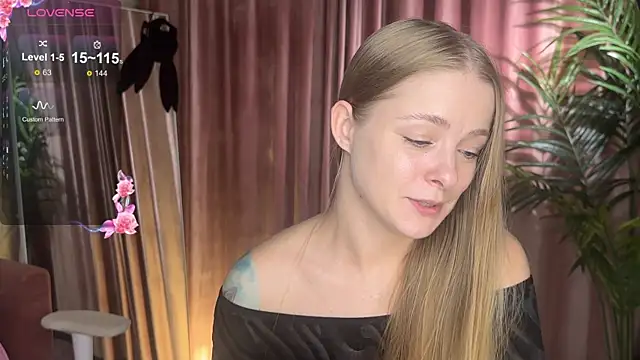 Snapshot of 01_lili_01 chatting on September 15, 2025, 10:59 am 01 lili 01 online show from September 15, 2025, 10:59 am