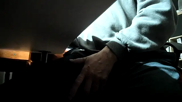 Snapshot of leccaleccafiga chatting on March 9, 2025, 11:25 am leccaleccafiga online show from March 9, 2025, 11:25 am