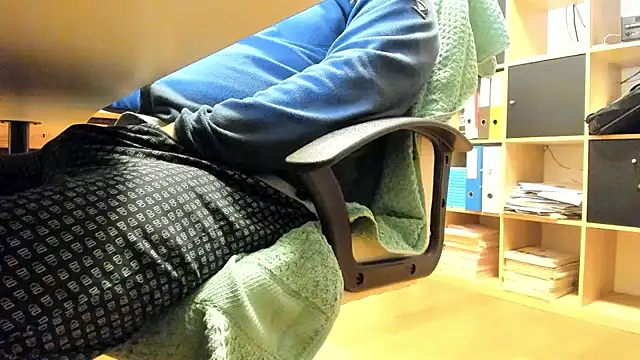 leccaleccafiga online show from January 13, 2026, 9:19 pm