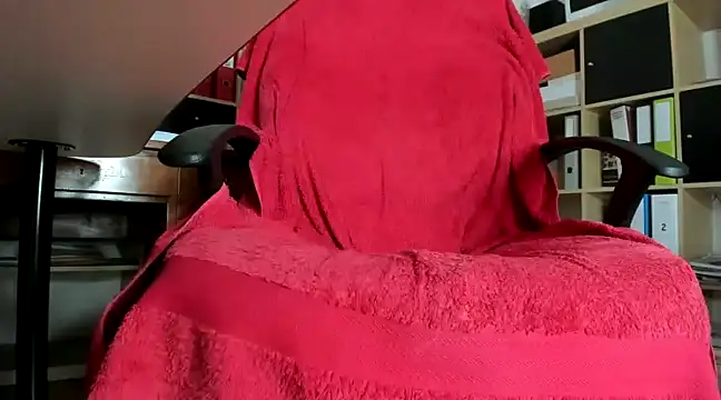 Snapshot of leccaleccafiga chatting on March 13, 2025, 8:11 pm leccaleccafiga online show from March 13, 2025, 8:11 pm