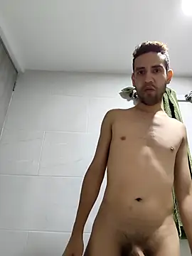 Snapshot of guyrick22 chatting on April 6, 2026, 12:39 am guyrick22 online show from April 6, 2026, 12:39 am