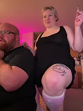 PiggyRose online show from February 7, 2026, 1:02 am