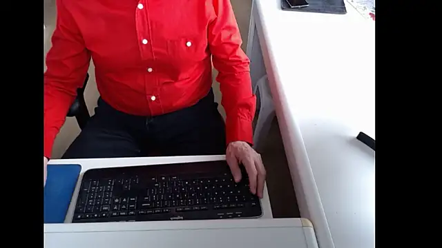 dutchpornking online show from May 13, 2026, 7:04 am
