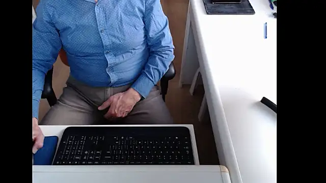 Snapshot of dutchpornking chatting on November 25, 2025, 8:03 am dutchpornking online show from November 25, 2025, 8:03 am