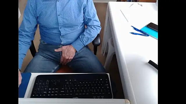 Snapshot of dutchpornking chatting on October 29, 2025, 8:46 am dutchpornking online show from October 29, 2025, 8:46 am