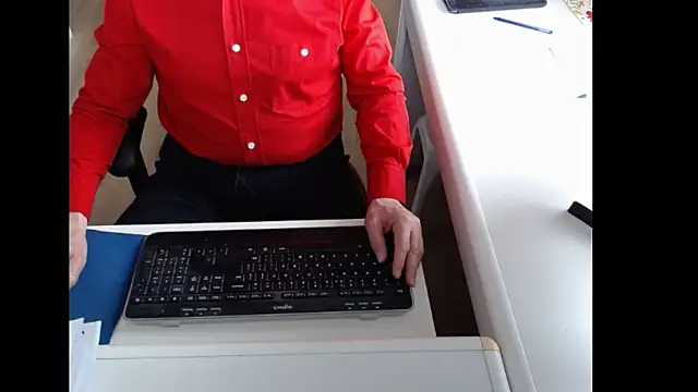 dutchpornking online show from May 17, 2026, 7:08 am