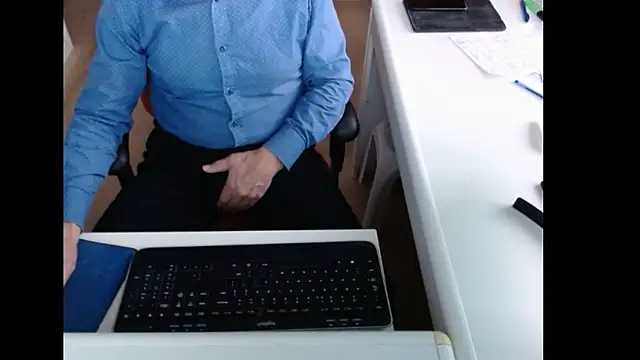 Snapshot of dutchpornking chatting on November 9, 2025, 8:18 am dutchpornking online show from November 9, 2025, 8:18 am