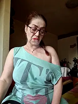 Snapshot of Chriss_Tinaa chatting on May 29, 2026, 3:01 am Chriss Tinaa online show from May 29, 2026, 3:01 am