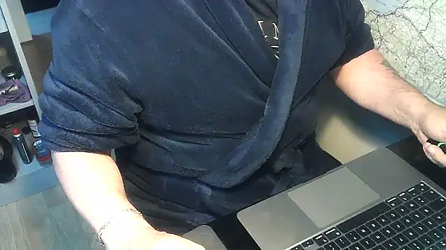 Snapshot of DUDURA@xh chatting on December 30, 2024, 3:12 pm DUDURAxh online show from December 30, 2024, 3:12 pm