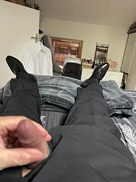 Snapshot of DUDURA@xh chatting on January 20, 2025, 1:00 pm DUDURAxh online show from January 20, 2025, 1:00 pm