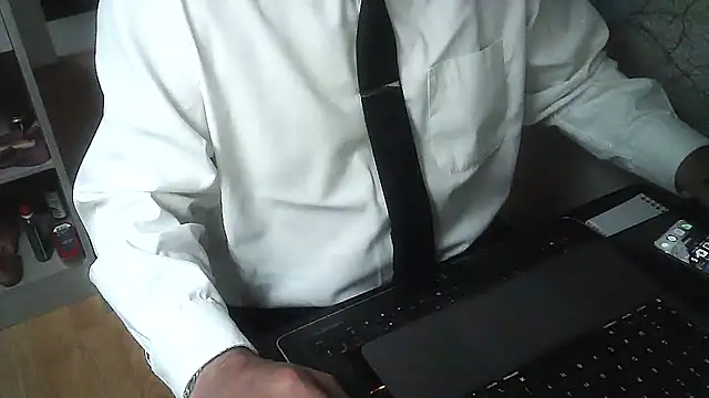 Snapshot of DUDURA@xh chatting on December 31, 2024, 3:09 pm DUDURAxh online show from December 31, 2024, 3:09 pm