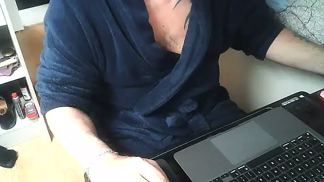 Snapshot of DUDURA@xh chatting on January 6, 2025, 12:57 pm DUDURAxh online show from January 6, 2025, 12:57 pm