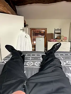 Snapshot of DUDURA@xh chatting on September 8, 2025, 2:16 pm DUDURAxh online show from September 8, 2025, 2:16 pm