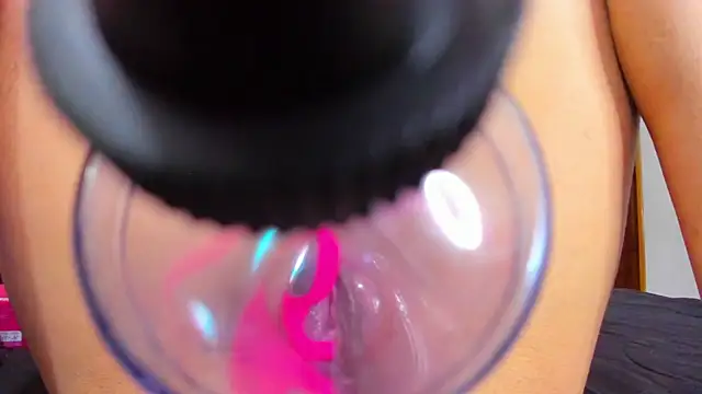 Snapshot of iamvicky_4 chatting on October 4, 2025, 4:03 am iamvicky 4 online show from October 4, 2025, 4:03 am