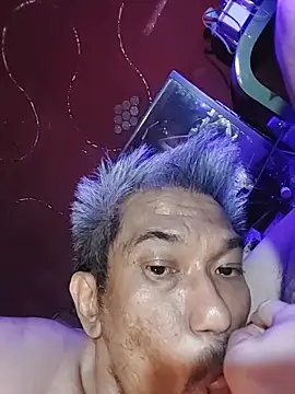 UncleHusz online show from October 13, 2025, 8:10 pm