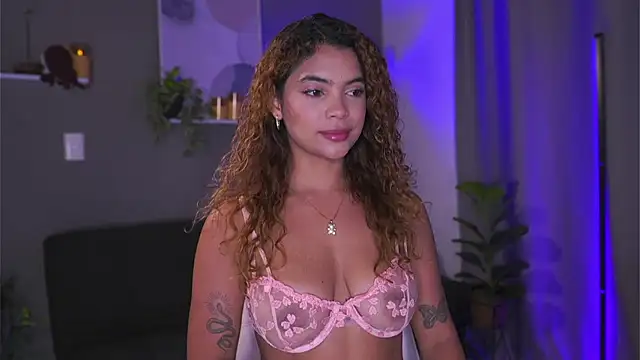 Snapshot of HannahEvanss chatting on September 27, 2025, 5:08 pm HannahEvanss online show from September 27, 2025, 5:08 pm