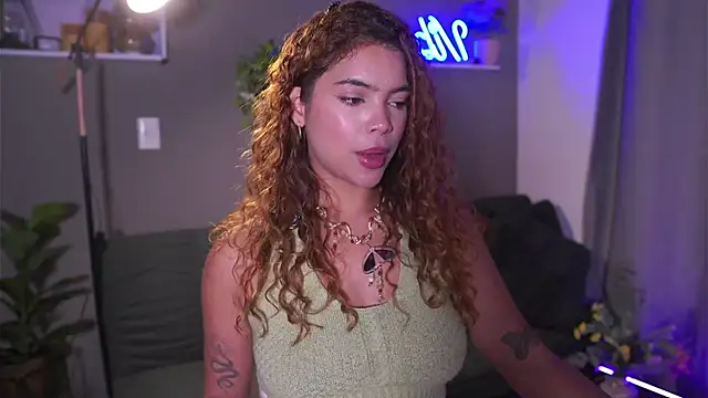 Snapshot of HannahEvanss chatting on October 29, 2025, 6:18 pm HannahEvanss online show from October 29, 2025, 6:18 pm