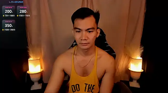 Snapshot of 000batman000 chatting on February 5, 2025, 2:08 am 000batman000 online show from February 5, 2025, 2:08 am