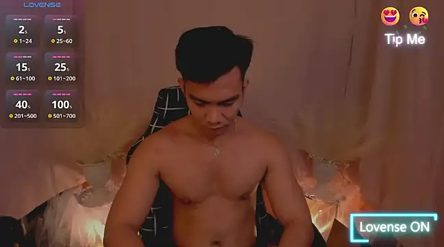 Snapshot of 000batman000 chatting on December 7, 2024, 2:25 am 000batman000 online show from December 7, 2024, 2:25 am