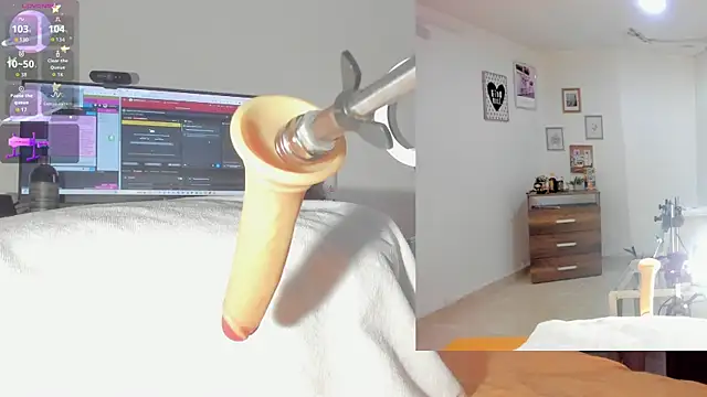 sofi velez online show from October 19, 2025, 5:26 pm