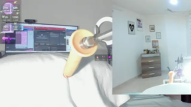 sofi velez online show from October 14, 2025, 5:24 pm