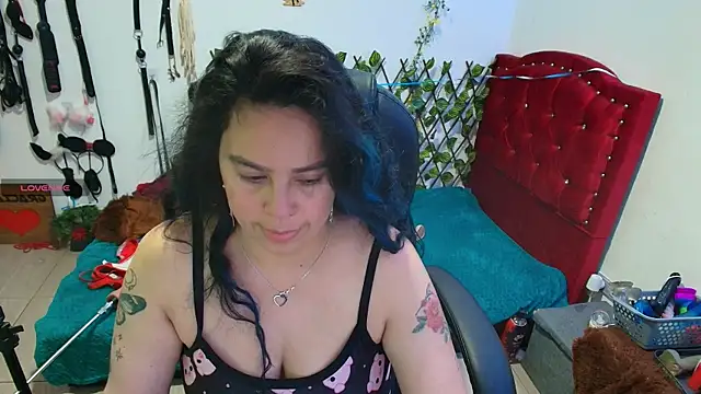 Snapshot of elektra_32 chatting on November 10, 2025, 1:32 am elektra 32 online show from November 10, 2025, 1:32 am