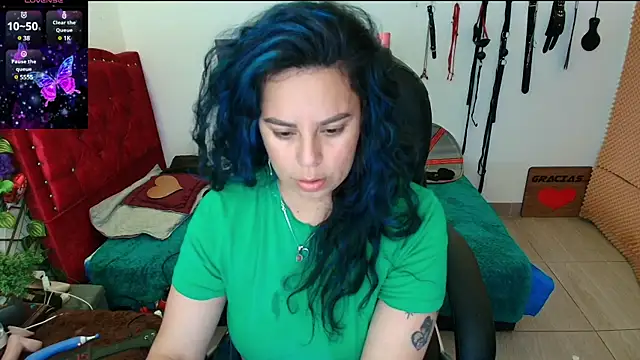 Snapshot of elektra_32 chatting on March 23, 2025, 5:32 am elektra 32 online show from March 23, 2025, 5:32 am