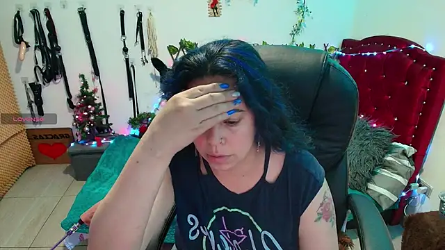 Snapshot of elektra_32 chatting on December 1, 2025, 4:19 pm elektra 32 online show from December 1, 2025, 4:19 pm