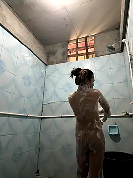 Kiana Lee online show from November 18, 2025, 4:27 am