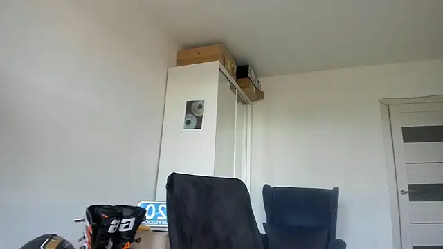 Snapshot of kevin-park chatting on October 21, 2025, 8:14 am kevin-park online show from October 21, 2025, 8:14 am